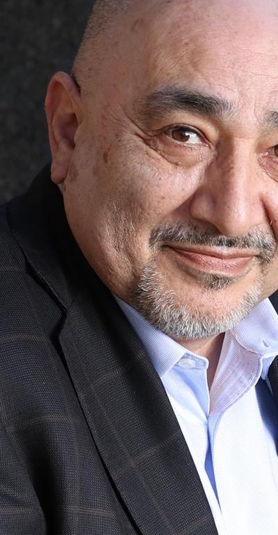 photo46_3_c11.jpg — press and media photo featuring Dr Hussein Rifai