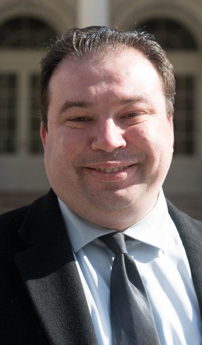 deskovic_cityhall.jpg — press and media photo featuring Jeff Deskovic