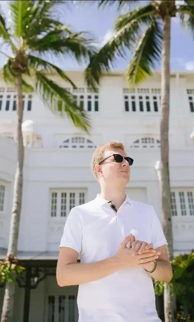 Andrew Henderson — press and media photo