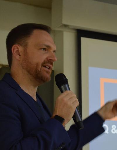 Crispin Thompson — press and media photo